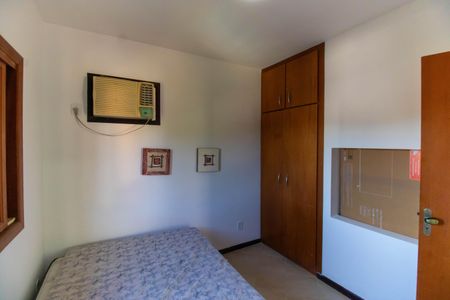 Casa de condomínio à venda com 300m², 5 quartos e 2 vagas Casa de condomínio à venda com 300m², 5 quartos e 2 vagasSuíte Externa