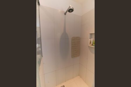 Casa de condomínio à venda com 300m², 5 quartos e 2 vagas Casa de condomínio à venda com 300m², 5 quartos e 2 vagasBanheiro da Suíte 3