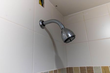 Casa de condomínio à venda com 300m², 5 quartos e 2 vagas Casa de condomínio à venda com 300m², 5 quartos e 2 vagasChuveiro