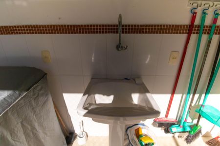 Casa de condomínio à venda com 300m², 5 quartos e 2 vagas Casa de condomínio à venda com 300m², 5 quartos e 2 vagasÁrea de Serviço