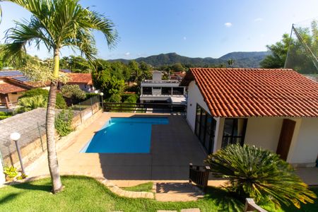 Casa de condomínio à venda com 300m², 5 quartos e 2 vagas Casa de condomínio à venda com 300m², 5 quartos e 2 vagasÁrea externa