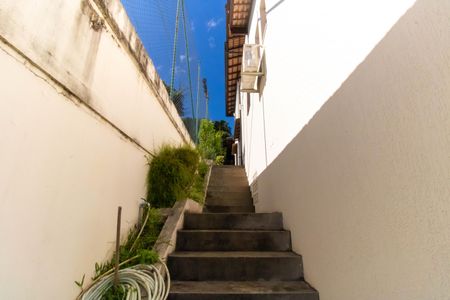 Casa de condomínio à venda com 300m², 5 quartos e 2 vagas Casa de condomínio à venda com 300m², 5 quartos e 2 vagasÁrea externa