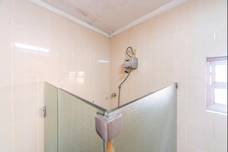 Casa à venda com 196m², 3 quartos e 2 vagas Casa à venda com 196m², 3 quartos e 2 vagasBanheiro Social