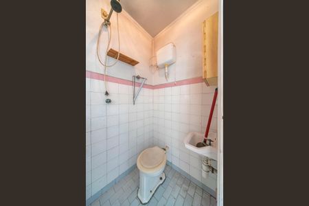 Casa à venda com 196m², 3 quartos e 2 vagas Casa à venda com 196m², 3 quartos e 2 vagasBanheiro de serviço