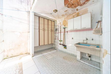 Casa à venda com 196m², 3 quartos e 2 vagas Casa à venda com 196m², 3 quartos e 2 vagasÁrea de serviço