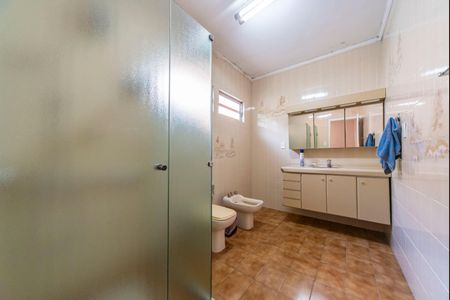 Casa à venda com 196m², 3 quartos e 2 vagas Casa à venda com 196m², 3 quartos e 2 vagasBanheiro Social