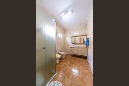 Casa à venda com 196m², 3 quartos e 2 vagas Casa à venda com 196m², 3 quartos e 2 vagasBanheiro Social