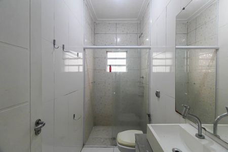 Casa à venda com 240m², 4 quartos e 2 vagas Casa à venda com 240m², 4 quartos e 2 vagasBanheiro 1