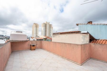 Casa à venda com 220m², 3 quartos e 2 vagas Casa à venda com 220m², 3 quartos e 2 vagasTerraço