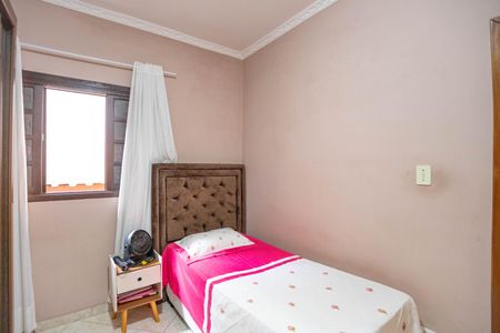 Casa à venda com 220m², 3 quartos e 2 vagas Casa à venda com 220m², 3 quartos e 2 vagasQuarto 2