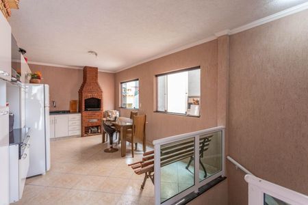 Casa à venda com 220m², 3 quartos e 2 vagas Casa à venda com 220m², 3 quartos e 2 vagasÁrea de lazer