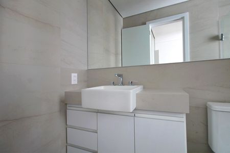 Apartamento à venda com 60m², 2 quartos e 2 vagasBanheiro da Suíte 2