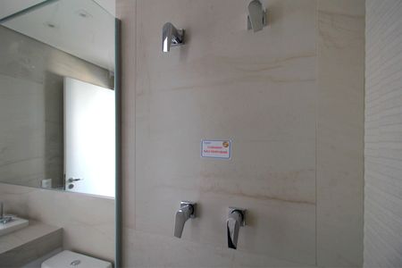 Apartamento à venda com 60m², 2 quartos e 2 vagasBanheiro da Suíte 1