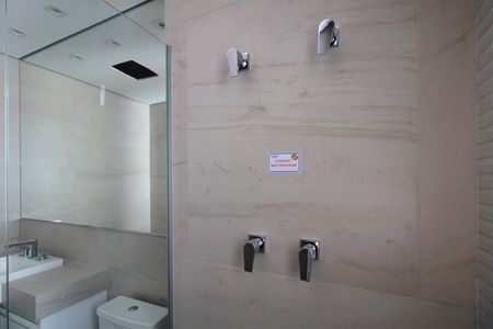 Apartamento à venda com 60m², 2 quartos e 2 vagasBanheiro da Suíte 2