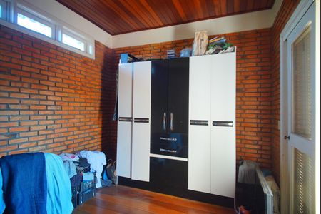 Casa à venda com 230m², 3 quartos e 2 vagasQuarto 