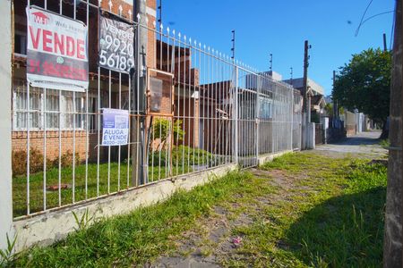 Casa à venda com 230m², 3 quartos e 2 vagasFachada e placa
