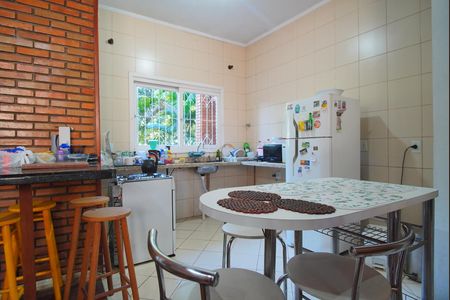 Casa à venda com 230m², 3 quartos e 2 vagasCozinha