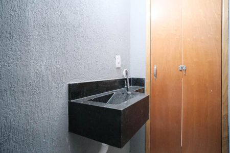 Casa à venda com 109m², 3 quartos e 2 vagasBanheiro Social