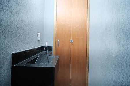 Casa à venda com 109m², 3 quartos e 2 vagasBanheiro Social