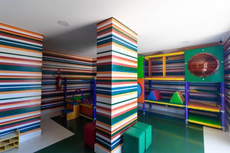 Apartamento à venda com 166m², 3 quartos e 3 vagas Apartamento à venda com 166m², 3 quartos e 3 vagasÁrea comum - Brinquedoteca