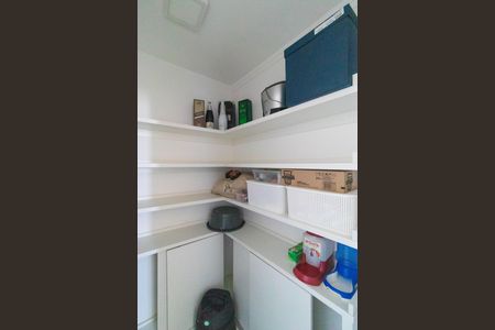 Apartamento à venda com 166m², 3 quartos e 3 vagas Apartamento à venda com 166m², 3 quartos e 3 vagasDespensa