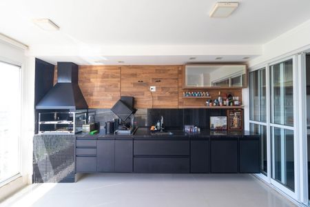 Apartamento à venda com 166m², 3 quartos e 3 vagas Apartamento à venda com 166m², 3 quartos e 3 vagasSacada com Churrasqueira