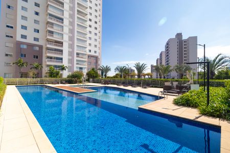 Apartamento à venda com 166m², 3 quartos e 3 vagas Apartamento à venda com 166m², 3 quartos e 3 vagasÁrea comum - Piscina