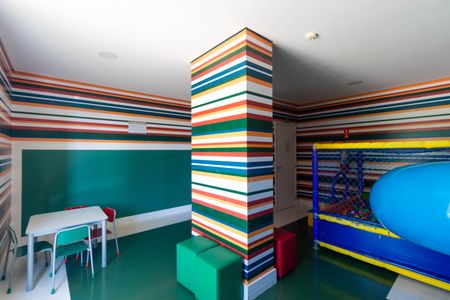 Apartamento à venda com 166m², 3 quartos e 3 vagas Apartamento à venda com 166m², 3 quartos e 3 vagasÁrea comum - Brinquedoteca