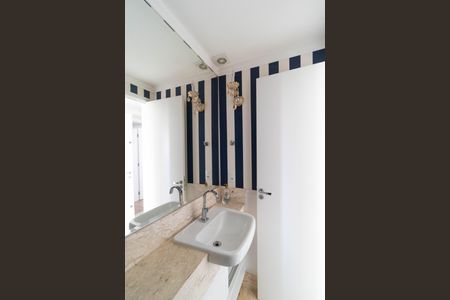 Apartamento à venda com 166m², 3 quartos e 3 vagas Apartamento à venda com 166m², 3 quartos e 3 vagasLavabo