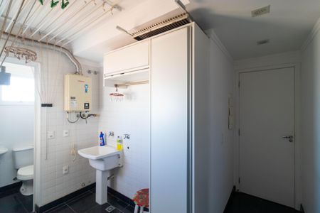 Apartamento à venda com 166m², 3 quartos e 3 vagas Apartamento à venda com 166m², 3 quartos e 3 vagasÁrea de Serviço