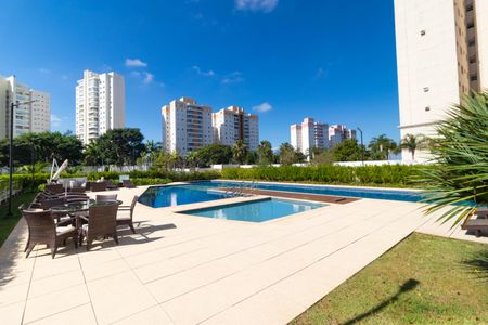 Apartamento à venda com 166m², 3 quartos e 3 vagas Apartamento à venda com 166m², 3 quartos e 3 vagasÁrea comum - Piscina
