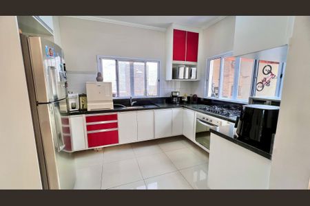 Casa de condomínio à venda com 147m², 3 quartos e 2 vagas Casa de condomínio à venda com 147m², 3 quartos e 2 vagasCozinha