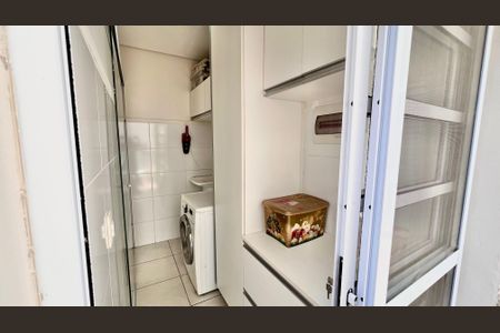 Casa de condomínio à venda com 147m², 3 quartos e 2 vagas Casa de condomínio à venda com 147m², 3 quartos e 2 vagasQuarto