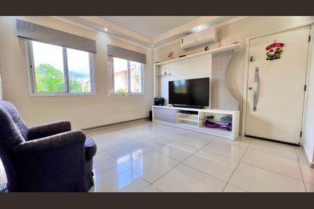 Casa de condomínio à venda com 147m², 3 quartos e 2 vagas Casa de condomínio à venda com 147m², 3 quartos e 2 vagasSala