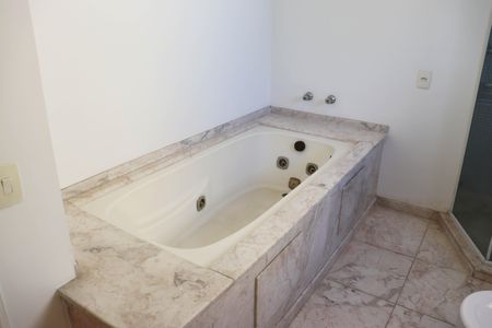 Apartamento à venda com 200m², 3 quartos e 3 vagasBanheiro da Suíte 3