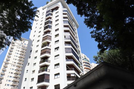 Apartamento à venda com 200m², 3 quartos e 3 vagasFachada