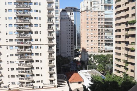 Apartamento à venda com 200m², 3 quartos e 3 vagasVista da Suíte 2