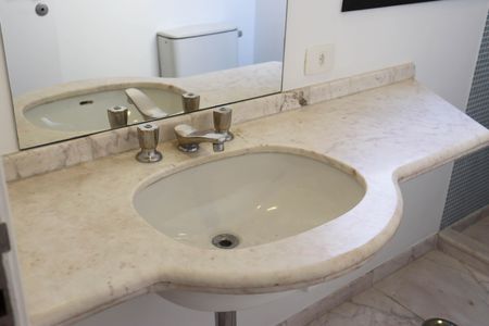 Apartamento à venda com 200m², 3 quartos e 3 vagasBanheiro da Suíte 2