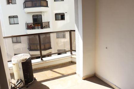 Apartamento à venda com 200m², 3 quartos e 3 vagasVaranda