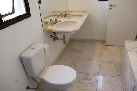 Apartamento à venda com 200m², 3 quartos e 3 vagasBanheiro da Suíte 3