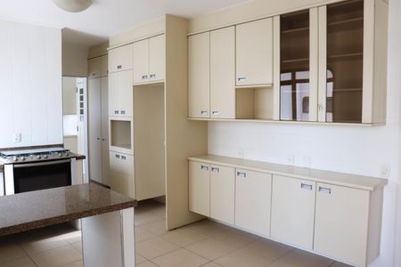 Apartamento à venda com 200m², 3 quartos e 3 vagasCozinha 