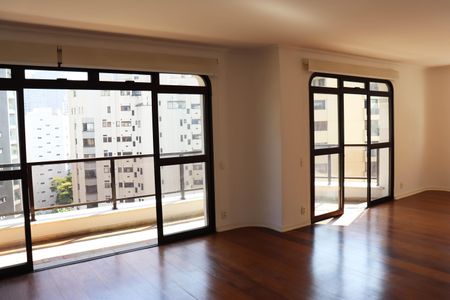 Apartamento à venda com 200m², 3 quartos e 3 vagasSala