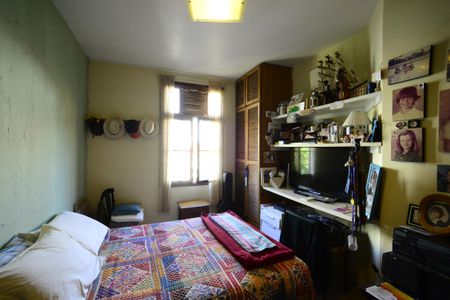 Casa à venda com 250m², 3 quartos e 2 vagasSuíte