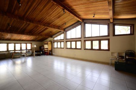 Casa à venda com 250m², 3 quartos e 2 vagasCobertura