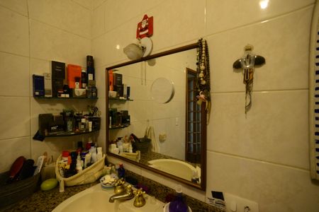 Casa à venda com 250m², 3 quartos e 2 vagasBanheiro/Suíte