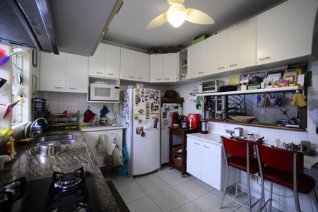 Casa à venda com 250m², 3 quartos e 2 vagasCozinha