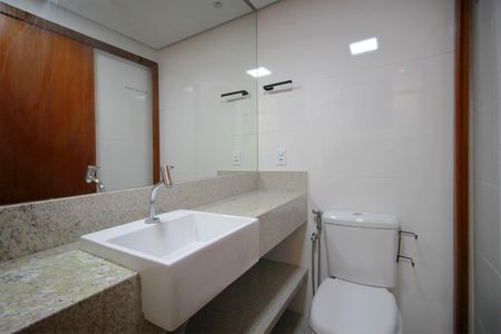 Apartamento à venda com 55m², 2 quartos e sem vagaBanheiro da Suíte