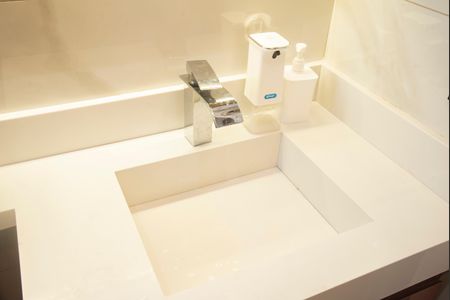 Apartamento à venda com 63m², 2 quartos e 2 vagasBanheiro da Suíte