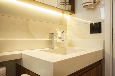 Apartamento à venda com 63m², 2 quartos e 2 vagasBanheiro da Suíte