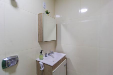 Apartamento à venda com 72m², 2 quartos e 1 vaga Apartamento à venda com 72m², 2 quartos e 1 vagaBanheiro